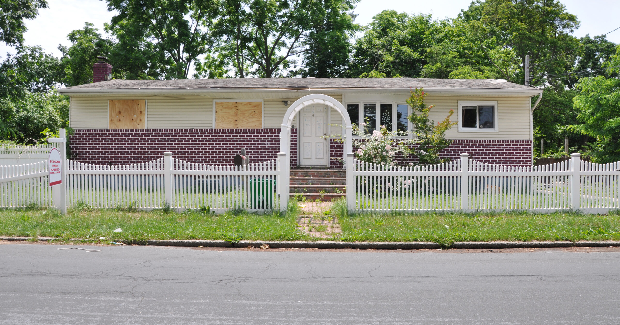 Are Foreclosed Homes Cheaper Than Other Homes?